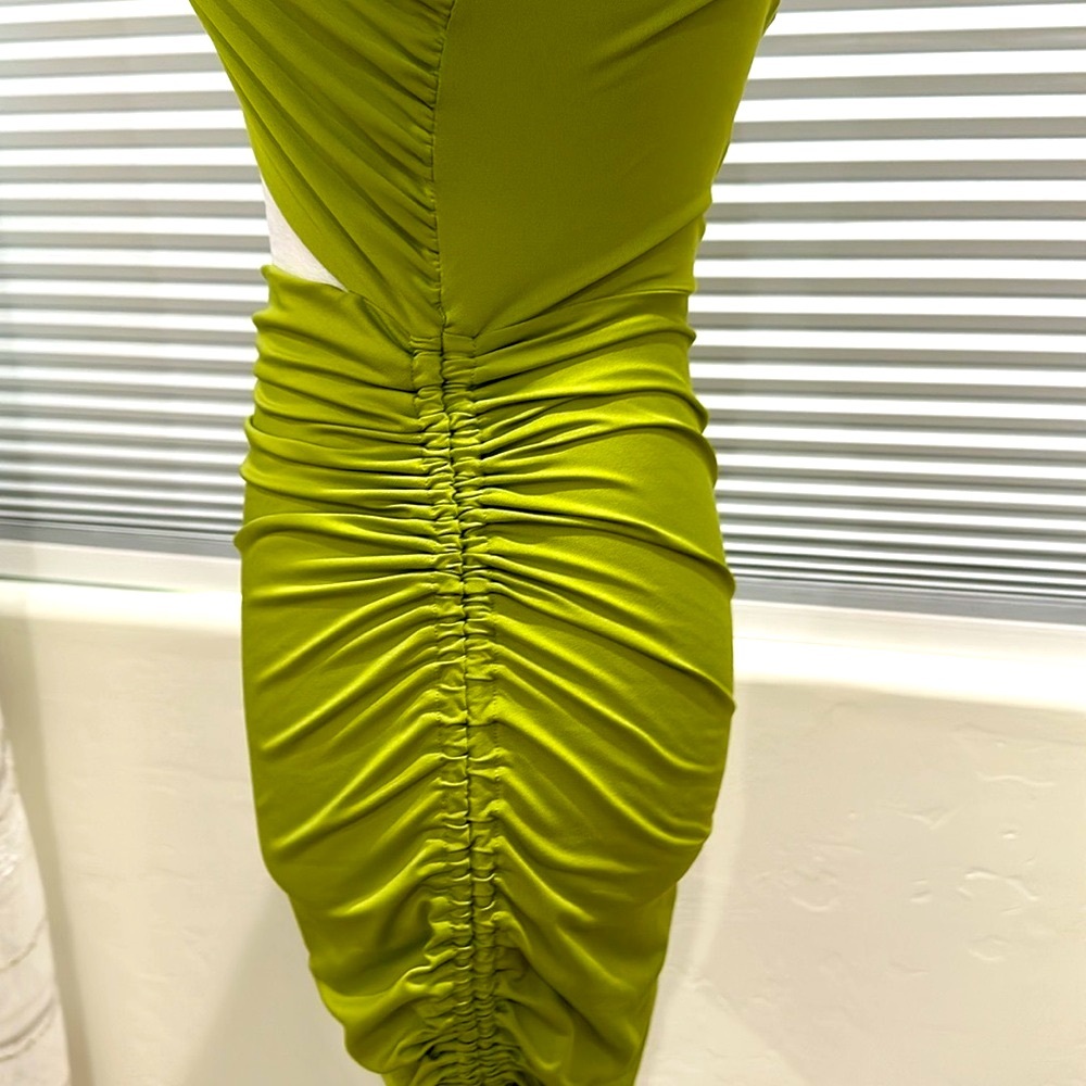 π΅ D&M Ruched Halter Dress - Picture 4 of 16